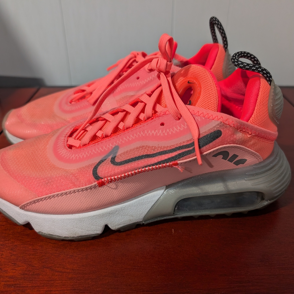 Nike Kids Shoes in Bright Pink
